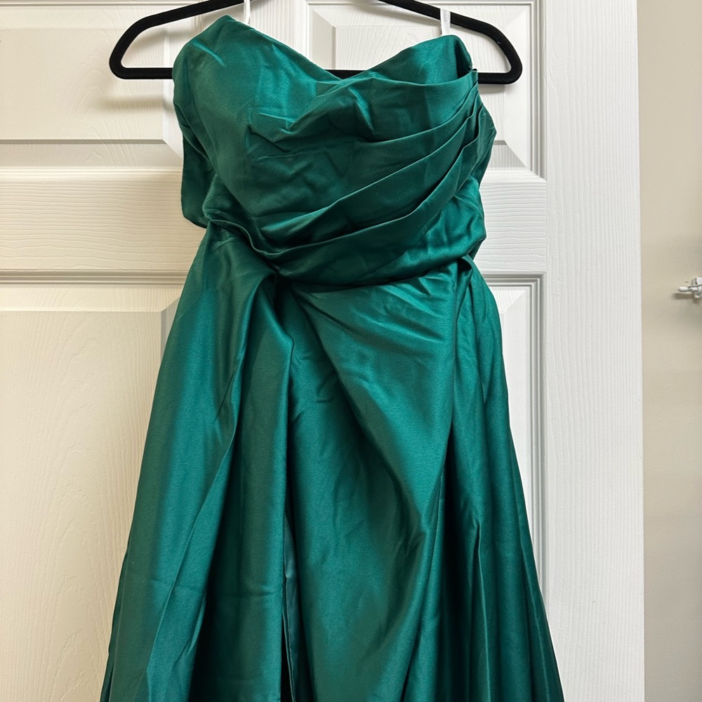 Elegant Green Strapless Dress